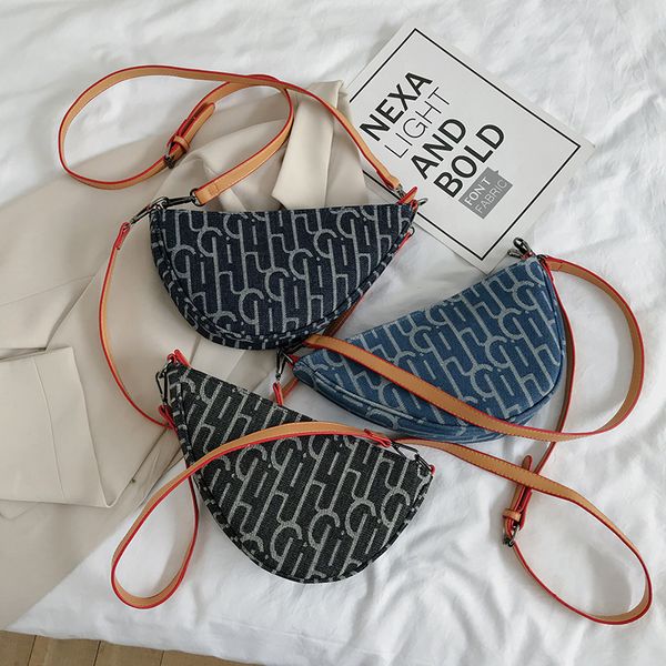 2020 new fashion female messenger canvas bag wild vintage saddle bag hit color student shoulder handbag women casual travel
2020 new fashion female messenger canvas bag wild vintage saddle bag hit color student shoulder handbag women casual travel