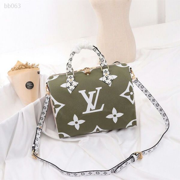 new luxury high qulity classic large capacity womens handbags flower ladies composite tote pu leather clutch shoulder bags female purse 
new luxury high qulity classic large capacity womens handbags flower ladies composite tote pu leather clutch shoulder bags female purse