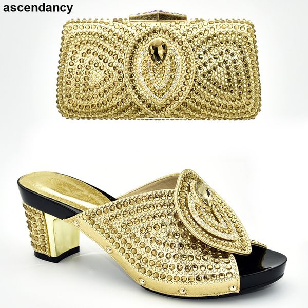 Italian ladie hoe and bag to match et decorated with rhine tone plu ize hoe women heel women and bag et in italy
Italian ladie hoe and bag to match et decorated with rhine tone plu ize hoe women heel women and bag et in italy