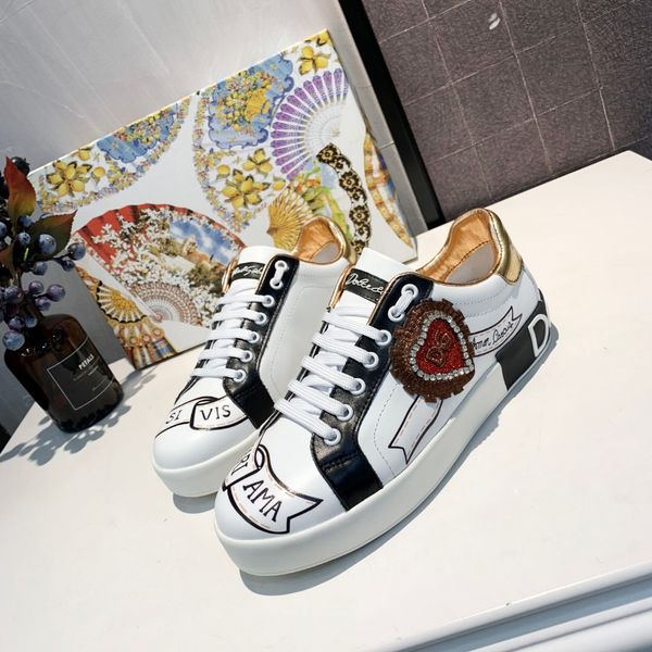 2020 new women casual shoes selling womens shoes fashion women heart shaped flat sneakers superstars tennis shoe, Black
2020 new women casual shoes selling womens shoes fashion women heart shaped flat sneakers superstars tennis shoe, Black