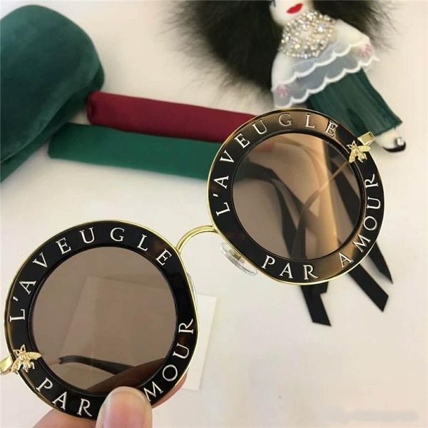 0113s fashion foldable design summer style sunglasses for men and women uv protection with original box, White;black
0113s fashion foldable design summer style sunglasses for men and women uv protection with original box, White;black