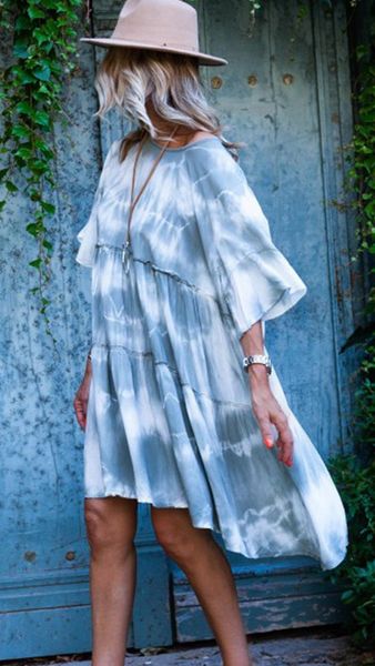 2020 europe, america, autumn and winter new women's fashion round neck middle sleeve tie dye loose dress h0821, Black;gray
2020 europe, america, autumn and winter new women's fashion round neck middle sleeve tie dye loose dress h0821, Black;gray