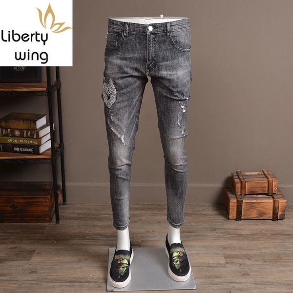 летние светло-серые рваные джинсы с отверстиями мужская мода стрейч slim fit вышивка джинсовые брюки уличная повседневная байкерские брюки, Blue
летние светло-серые рваные джинсы с отверстиями мужская мода стрейч slim fit вышивка джинсовые брюки уличная повседневная байкерские брюки, Blue