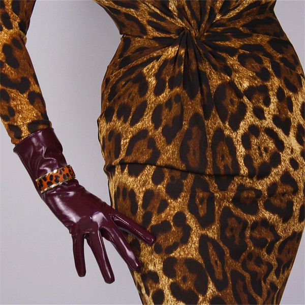 new 2019 patent leather gloves 28cm long solid color female synthetic leather woman' pu gloves for party fashion trend p62, Blue;gray
new 2019 patent leather gloves 28cm long solid color female synthetic leather woman' pu gloves for party fashion trend p62, Blue;gray