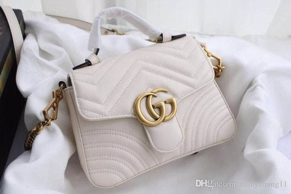 leather classic b black gold silver chain sell 2019 new women bags handbags shoulder bags tote bags messenger size :21cm*15.5cm*6cm
leather classic b black gold silver chain sell 2019 new women bags handbags shoulder bags tote bags messenger size :21cm*15.5cm*6cm