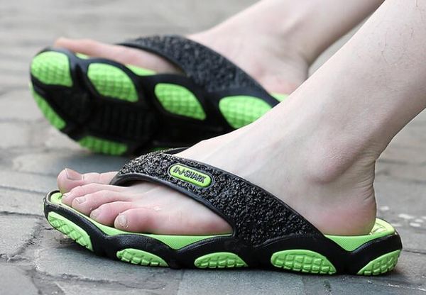 slippers men's massage sole flip flops anti skid beach shoes in summer and men sandals in indoor bathroom online shopping stores for sa, Black
slippers men's massage sole flip flops anti skid beach shoes in summer and men sandals in indoor bathroom online shopping stores for sa, Black