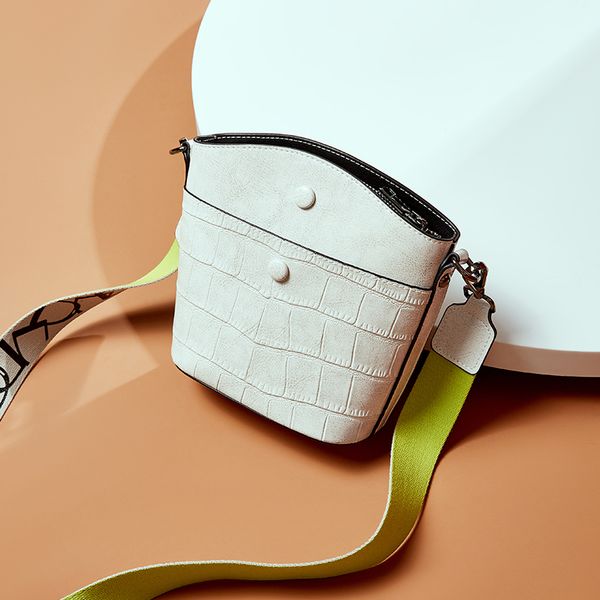 ladies bucket bag new classic retro crocodile pattern crocodile leather bucket shoulder bag ladies luxury large capacity white handbag 1363
ladies bucket bag new classic retro crocodile pattern crocodile leather bucket shoulder bag ladies luxury large capacity white handbag 1363