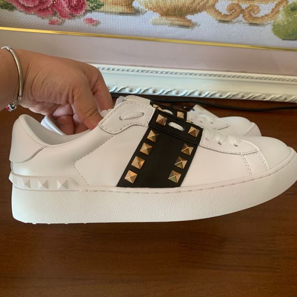 2019 new fashion women men low white leather flat sneakers lace up casual run away shoes spikes lady
2019 new fashion women men low white leather flat sneakers lace up casual run away shoes spikes lady