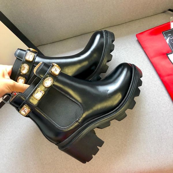 2019w luxury designer catwalk genuine leather thick sole short boots design slip-on womens short boots personality wild womens martin boots
2019w luxury designer catwalk genuine leather thick sole short boots design slip-on womens short boots personality wild womens martin boots