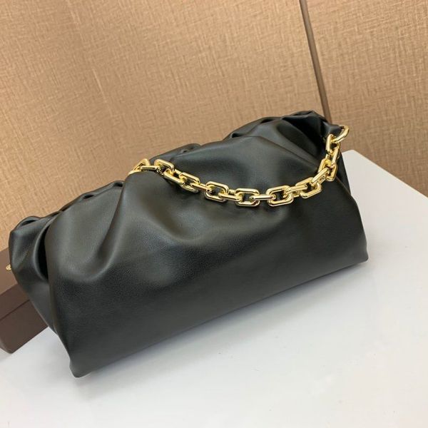 2020 women luxury designer bags new fashion handbags genuine leather the chain pouch women est cloud bag tote bags with box
2020 women luxury designer bags new fashion handbags genuine leather the chain pouch women est cloud bag tote bags with box