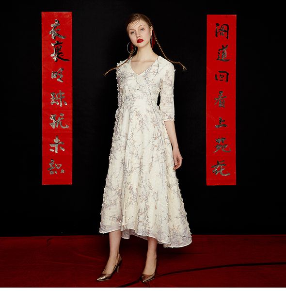 new stereoscopic printed floral nude summer dress nipped waist slimming noble elegant retro long dress women designer dresses, White;black 
new stereoscopic printed floral nude summer dress nipped waist slimming noble elegant retro long dress women designer dresses, White;black