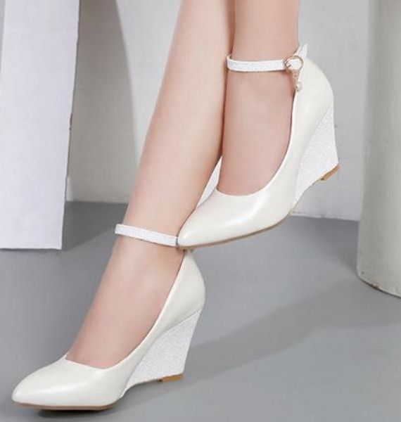 2019 women's shoes in spring and autumn with new style slope heel pointed end@68, Black
2019 women's shoes in spring and autumn with new style slope heel pointed end@68, Black