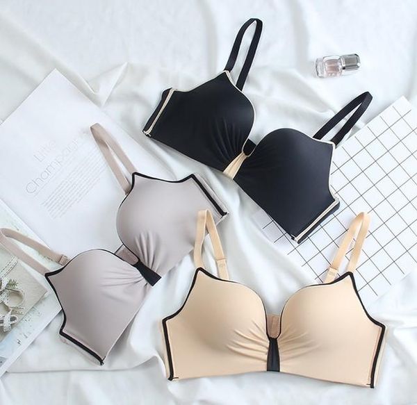 the new seamless bra with no steel ring gathers and concentrates the contrast color to cover the cat ear thickness adjustment type, Red;black
the new seamless bra with no steel ring gathers and concentrates the contrast color to cover the cat ear thickness adjustment type, Red;black
