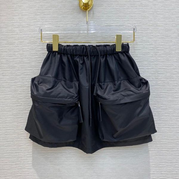 2020 new high-end brand black mini skirts womens big pockets patchwork elastic high waist streetwear novelty chic skirt
2020 new high-end brand black mini skirts womens big pockets patchwork elastic high waist streetwear novelty chic skirt