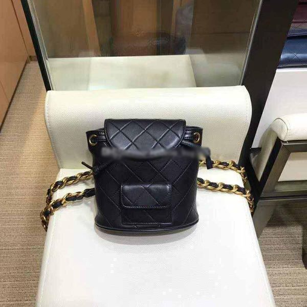 new fashion chain plaid women backpack genuine leather grid flap bag designer lady backpacks shoulder handbag back method purse
new fashion chain plaid women backpack genuine leather grid flap bag designer lady backpacks shoulder handbag back method purse