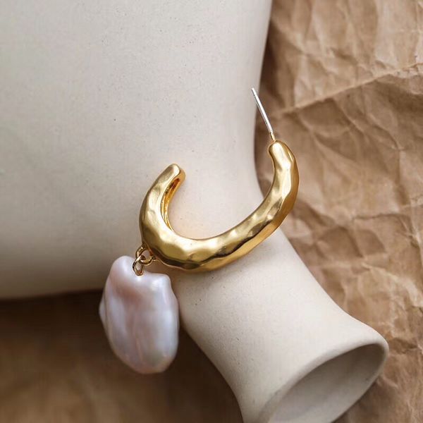 fashion-charm earring with pearl in baroque style women wedding jewelry ps6741, Golden
fashion-charm earring with pearl in baroque style women wedding jewelry ps6741, Golden