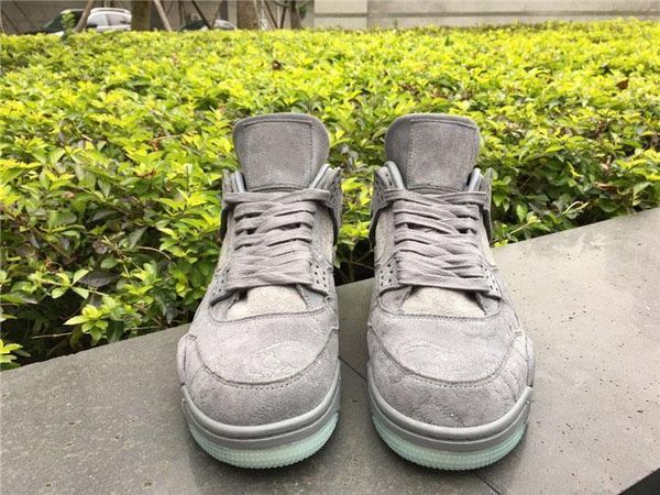 2018 release 4kaws cool grey white black 4s men basketball shoes authentic quality 930155 -003 leather athletic sports sneakers with box
2018 release 4kaws cool grey white black 4s men basketball shoes authentic quality 930155 -003 leather athletic sports sneakers with box