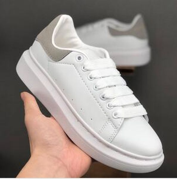 2019 luxury mens women fashion white leather platform shoes designer shoes genuine leather sneaker flat casual shoes size 35-46, Black
2019 luxury mens women fashion white leather platform shoes designer shoes genuine leather sneaker flat casual shoes size 35-46, Black