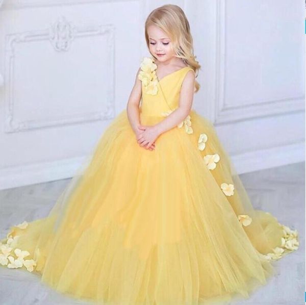 2019 new princess yellow flower girl dresses for weddings v neck tulle hand made flowers little kids baby gowns first communion dresses, White;blue
2019 new princess yellow flower girl dresses for weddings v neck tulle hand made flowers little kids baby gowns first communion dresses, White;blue