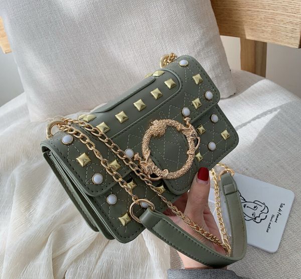 new bag female 2019 new korean version of the wild shoulder slung fashion portable chain rivet small square bag
new bag female 2019 new korean version of the wild shoulder slung fashion portable chain rivet small square bag