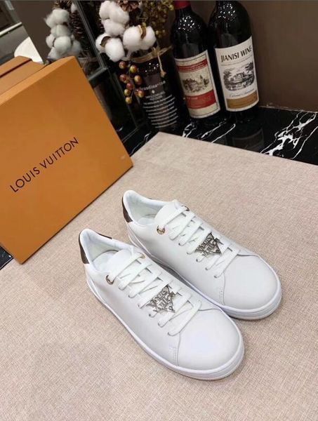 2020 мужчины женщины повседневная обувь моды luxury brands кроссовки шнуровка кроссовки green red stripe black leather bee embroidere
2020 мужчины женщины повседневная обувь моды luxury brands кроссовки шнуровка кроссовки green red stripe black leather bee embroidere