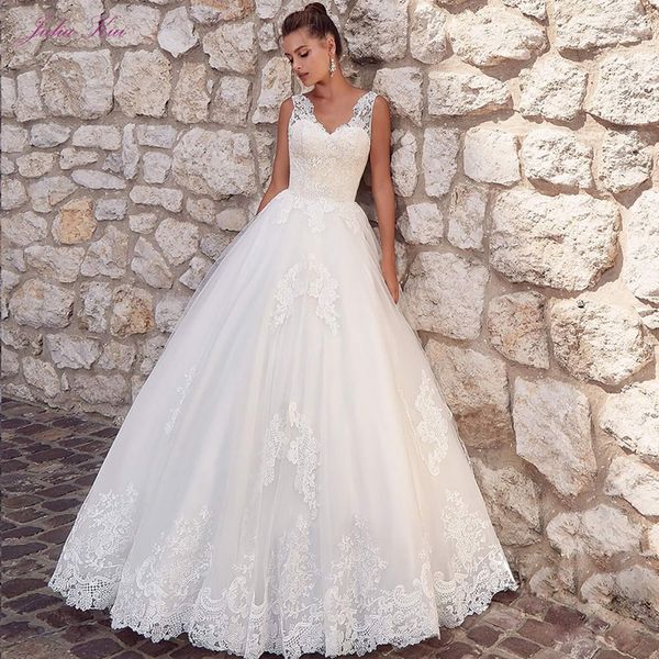 Julia V Neckline A-line Wedding Dress With Lace Floor-Length Country Bridal Gowns Plus Size Vestido de noiva
Julia V Neckline A-line Wedding Dress With Lace Floor-Length Country Bridal Gowns Plus Size Vestido de noiva
