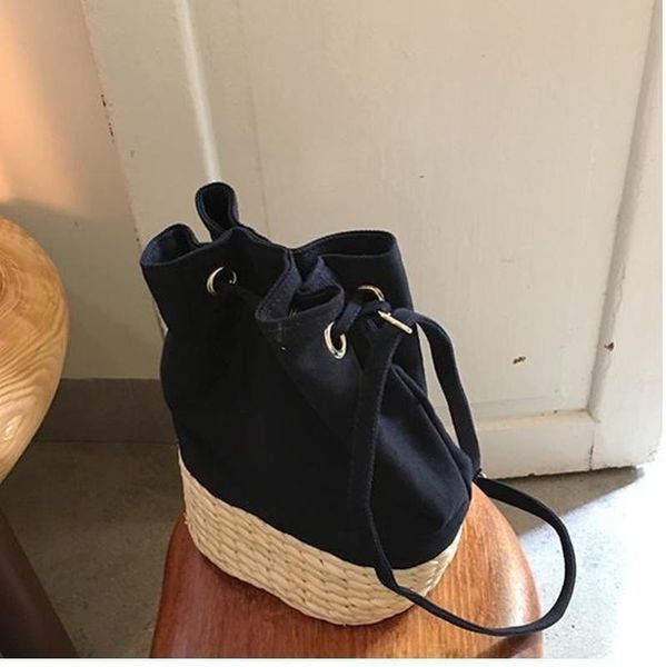 2020 new korean version of straw woven stitching bucket canvas bag women's shoulder messenger bag casual fresh literary
2020 new korean version of straw woven stitching bucket canvas bag women's shoulder messenger bag casual fresh literary