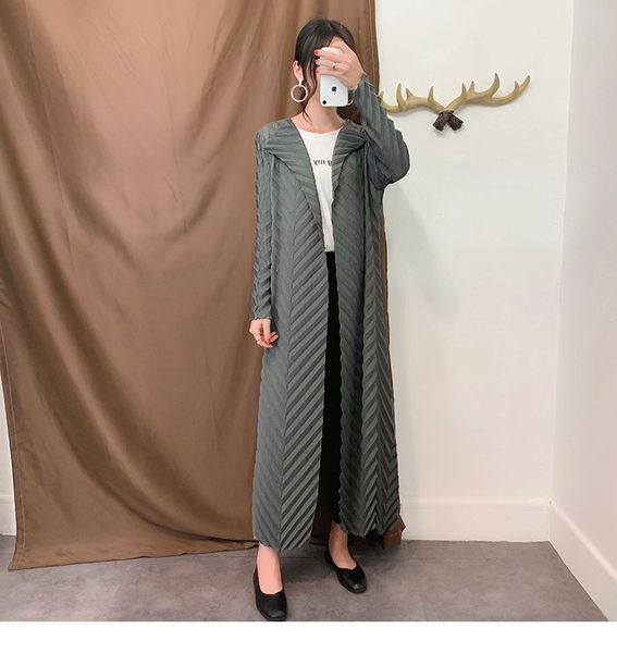 selling miyake turn-down collar outerwear pleated length sleeve long outerwear coat in stock, Tan;black
selling miyake turn-down collar outerwear pleated length sleeve long outerwear coat in stock, Tan;black
