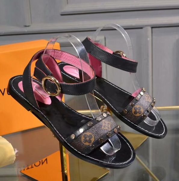 Newest Luxury Women Popular Leather Sandal Striking Gladiator Style Designer Leather Outsole Perfect Flat Canvas Plain Sandal Size 35-41
Newest Luxury Women Popular Leather Sandal Striking Gladiator Style Designer Leather Outsole Perfect Flat Canvas Plain Sandal Size 35-41
