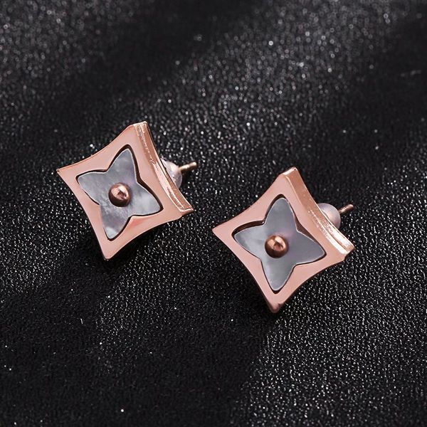 famous brand designer letter earring women gold plated ear studs fashion titanium steel earrings girl stud earring jewelry with crystal, Golden;silver
famous brand designer letter earring women gold plated ear studs fashion titanium steel earrings girl stud earring jewelry with crystal, Golden;silver