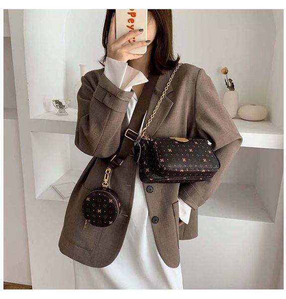 3pcs women leather hand bag wide strap set bag vintage small shoulder female purses composite bolsos
3pcs women leather hand bag wide strap set bag vintage small shoulder female purses composite bolsos
