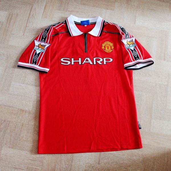 

Man beckham occer jer ey 1993 94 1998 99 2003 04 retro utd occer jer ey gigg keane ol kjaer cantona cla ic football hirt home red