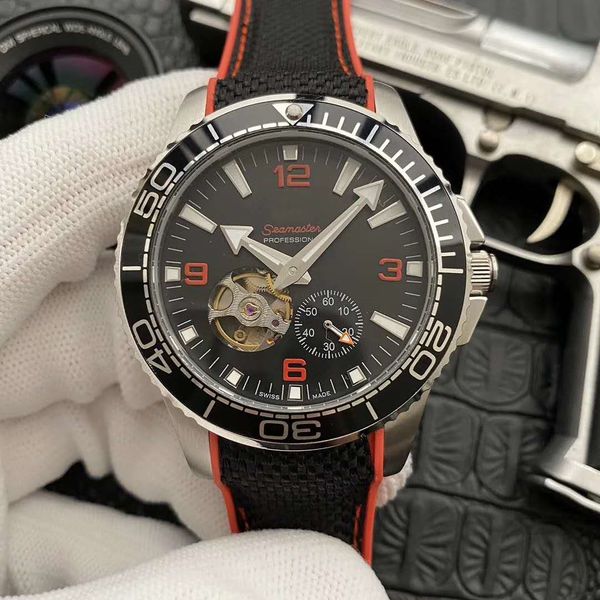2020 designer flywheel men's watch 316 stainless steel case fully automatic movement mineral crystal mirror diameter 42mm, Slivery;brown
2020 designer flywheel men's watch 316 stainless steel case fully automatic movement mineral crystal mirror diameter 42mm, Slivery;brown