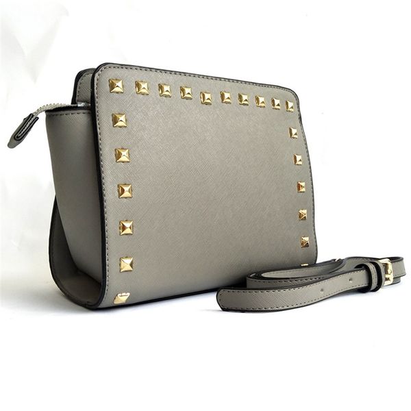 designer womens shoulder bag embossing process flower ladies casual rivet pu leather duffle bag zipper designer shoulder bags female#940
designer womens shoulder bag embossing process flower ladies casual rivet pu leather duffle bag zipper designer shoulder bags female#940
