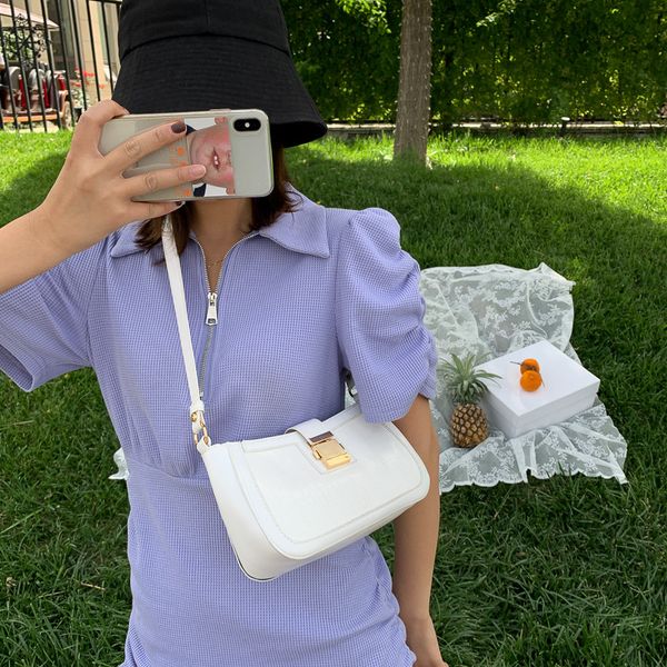 2020 new women's shoulder bag korean version ladies lock clutch bag fashion french ladies shoulder
2020 new women's shoulder bag korean version ladies lock clutch bag fashion french ladies shoulder
