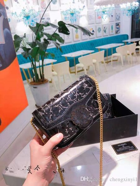 small bag female 2020 new fashion chain inclined girls women shoulder bucket bags woman embroidery genuine leather handbag luxury handbag
small bag female 2020 new fashion chain inclined girls women shoulder bucket bags woman embroidery genuine leather handbag luxury handbag