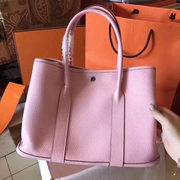 designer- casual garden party handbags women genuine real leather big totes famous shoulder shopping bags desinger messenger purse bags
designer- casual garden party handbags women genuine real leather big totes famous shoulder shopping bags desinger messenger purse bags