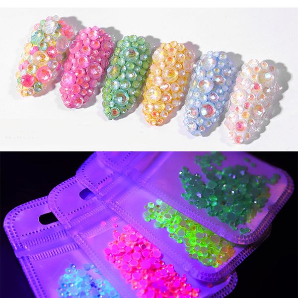 горячие nail art rhinestone украшения 3d блеск алмазные art nail flat luminous кристалл ювелирные украшения glow в dark cu, Silver;gold
горячие nail art rhinestone украшения 3d блеск алмазные art nail flat luminous кристалл ювелирные украшения glow в dark cu, Silver;gold