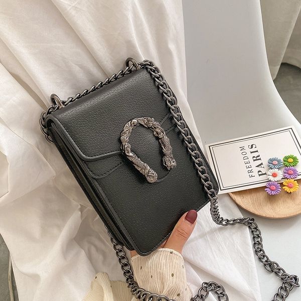 2020 China Brand Leather Messenger Mini Bags Women Purse shoulder bags Single Strap bags xiaoxiang/6
2020 China Brand Leather Messenger Mini Bags Women Purse shoulder bags Single Strap bags xiaoxiang/6