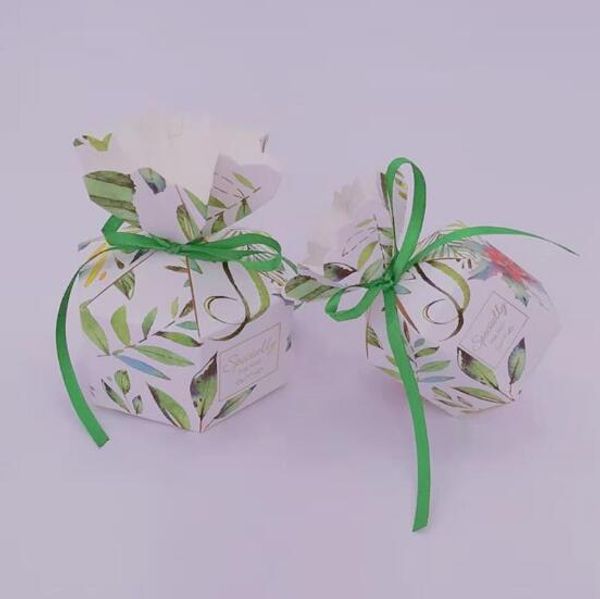 50 x white / red / pink green hexagonal vase style wedding favors candy boxes bomboniera sachet party gift box chocolate box
50 x white / red / pink green hexagonal vase style wedding favors candy boxes bomboniera sachet party gift box chocolate box