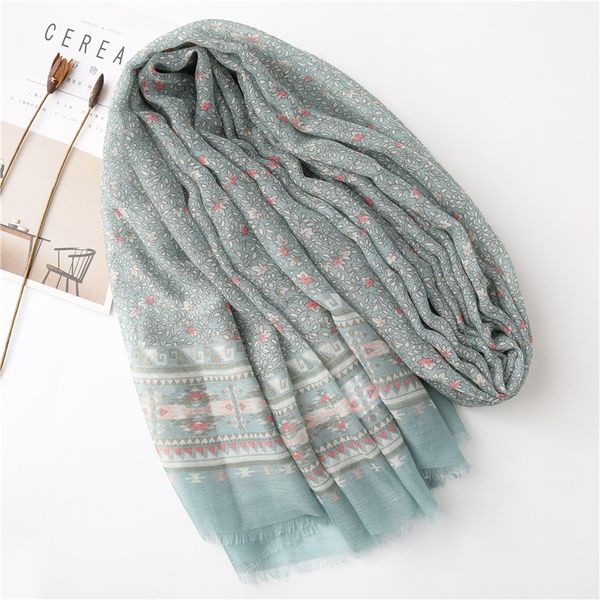 2020 new artistic blue floral print cotton scarf women sunscreen shawl beach towel spring summer, Blue;gray
2020 new artistic blue floral print cotton scarf women sunscreen shawl beach towel spring summer, Blue;gray