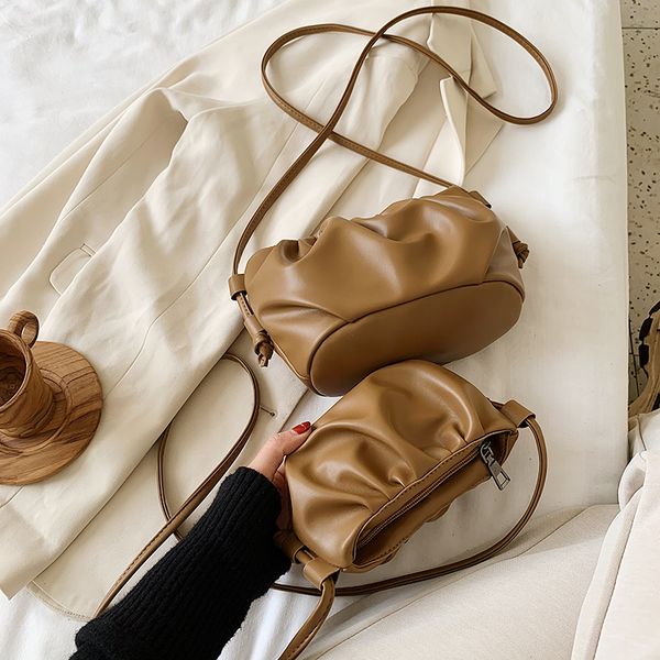 fantasy new arrivals pu leather folded cloud bags for women trendy vintage crossbody shoulder bag lady good quality ins
fantasy new arrivals pu leather folded cloud bags for women trendy vintage crossbody shoulder bag lady good quality ins