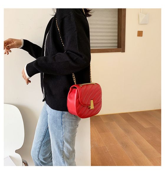 designer-lady brief solid color thread half moon saddle flap mujer purse 2019 women crossbody bag female bolsa sac shoulderbag #2112
designer-lady brief solid color thread half moon saddle flap mujer purse 2019 women crossbody bag female bolsa sac shoulderbag #2112