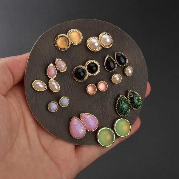 misscycy 2019 new colorful resin water stud earrings for women mix style geometric rhinestone stud earrings set jewelry gift, Golden;silver
misscycy 2019 new colorful resin water stud earrings for women mix style geometric rhinestone stud earrings set jewelry gift, Golden;silver
