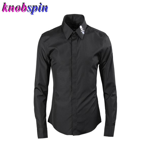 solid men shirt 2019 long sleeve cool skull embroidery collar slim casual business male dress shirts brand 80% cotton camisas, White;black
solid men shirt 2019 long sleeve cool skull embroidery collar slim casual business male dress shirts brand 80% cotton camisas, White;black