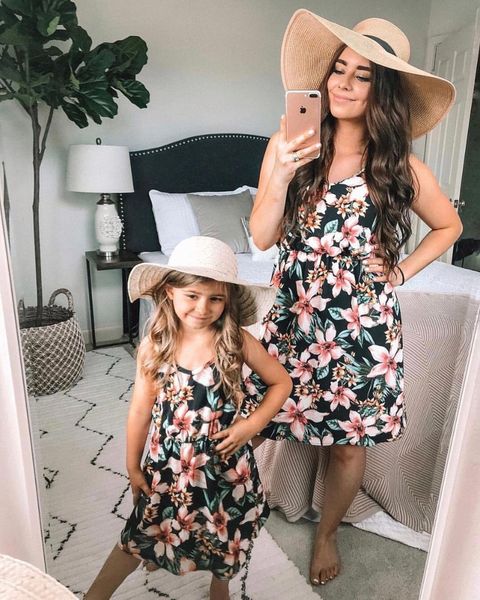 mother and daughter summer floral dresses 2019 family matching clothes mommy and me clothes mom daughter suspender dress, Blue
mother and daughter summer floral dresses 2019 family matching clothes mommy and me clothes mom daughter suspender dress, Blue