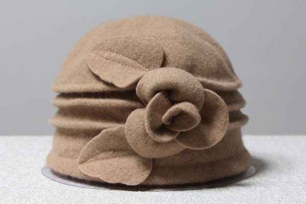 2020 women fedoras 100% pure wool dome winter hat for women floral casual brand warm lady autumn floppy soft girl fedoras, Blue;gray
2020 women fedoras 100% pure wool dome winter hat for women floral casual brand warm lady autumn floppy soft girl fedoras, Blue;gray