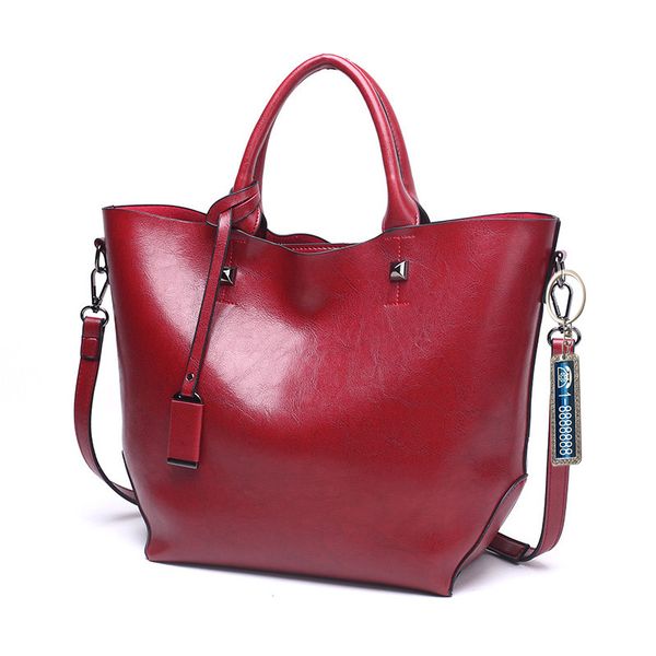 2018 new anti-lost large capacity oil skin handbags europe and the united states trend shoulder bag fashion ladies tote bag
2018 new anti-lost large capacity oil skin handbags europe and the united states trend shoulder bag fashion ladies tote bag