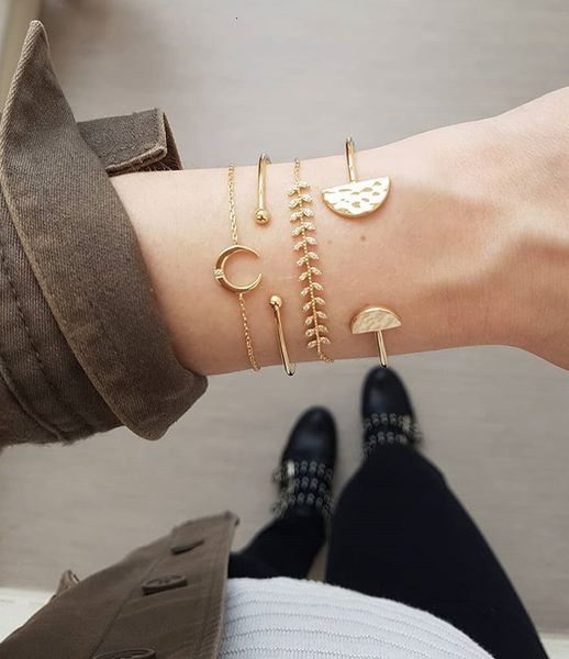 punk gold star moon leaves crystal gem shiny gold multilayer chain bracelet set women exquisite party holiday jewelry, Black
punk gold star moon leaves crystal gem shiny gold multilayer chain bracelet set women exquisite party holiday jewelry, Black