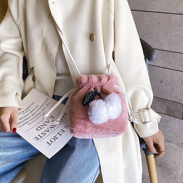 2020 autumn and winter new women's shoulder bag cute mini bag ladies fashion korean version plush cross body bucket
2020 autumn and winter new women's shoulder bag cute mini bag ladies fashion korean version plush cross body bucket